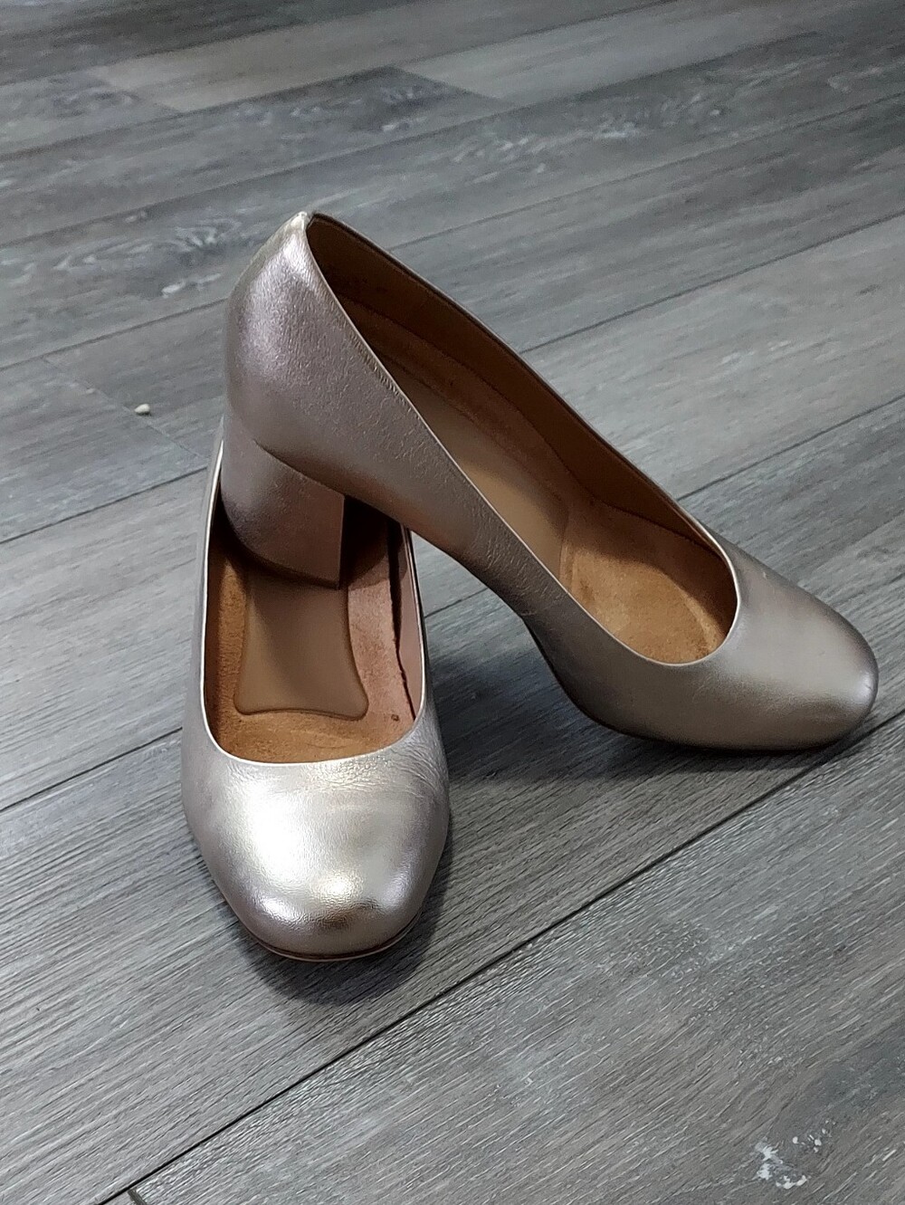 Naturalizer Women's Metallic Gold Block Heel Pumps